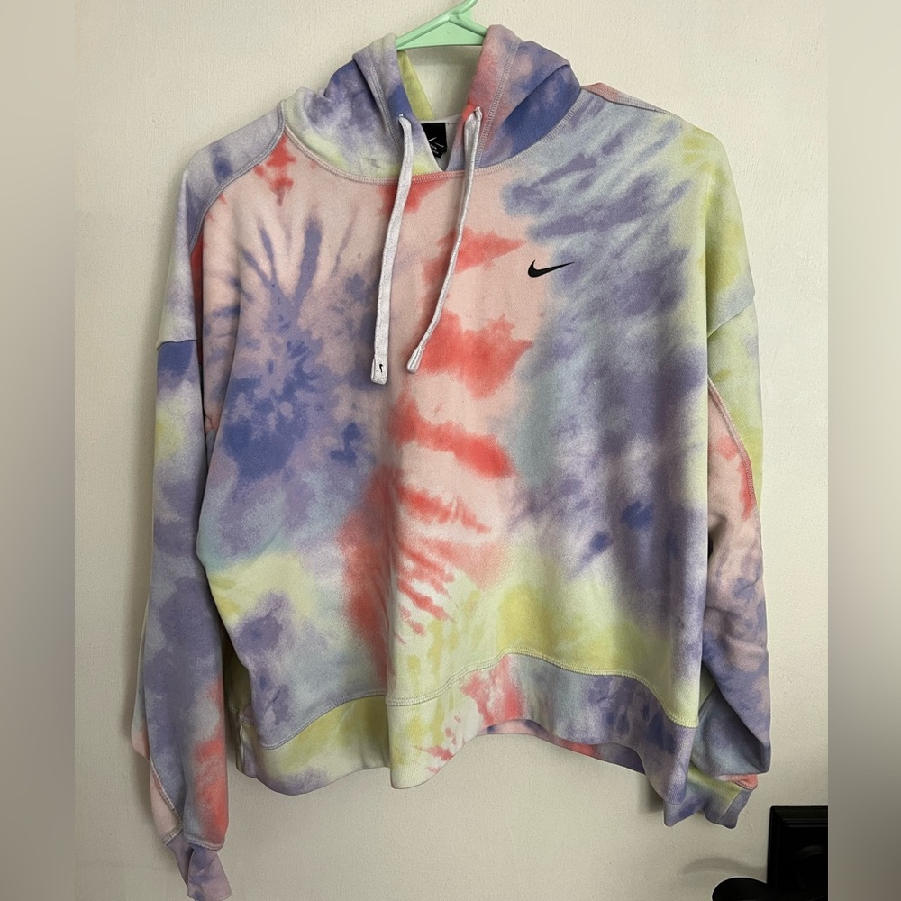 Women’s Medium Nike pastel tie dye crop/boxy hoodie